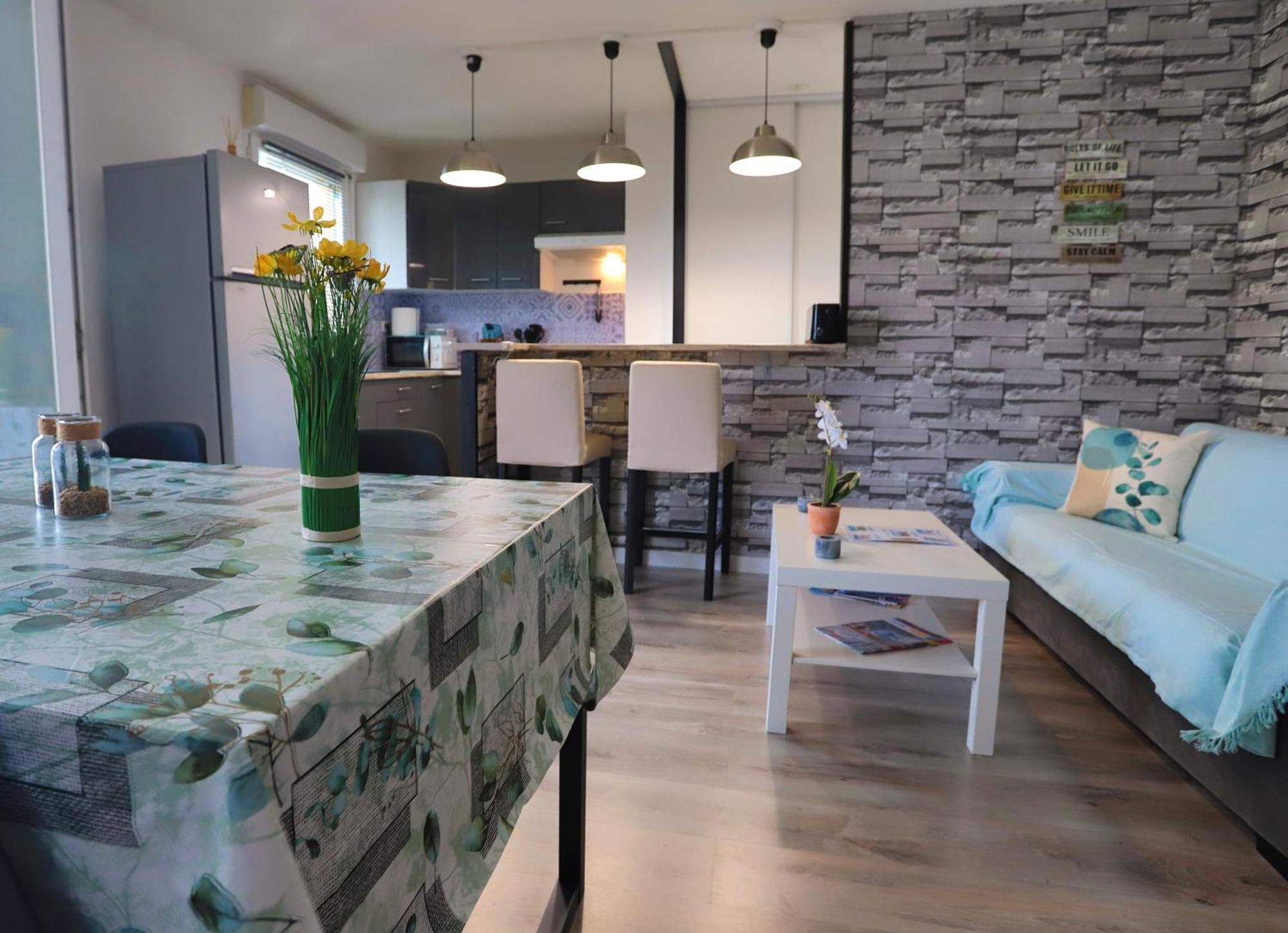 Apartment T2 Dans Calme Parking Prive Gratuit